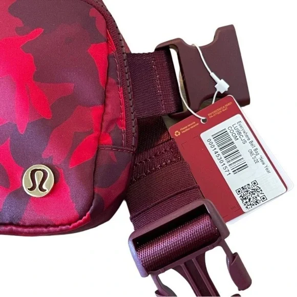 Lululemon Red Rabbit Camo Lunar New Year Everywhere Belt Bag Extended Strap - Picture 10 of 14